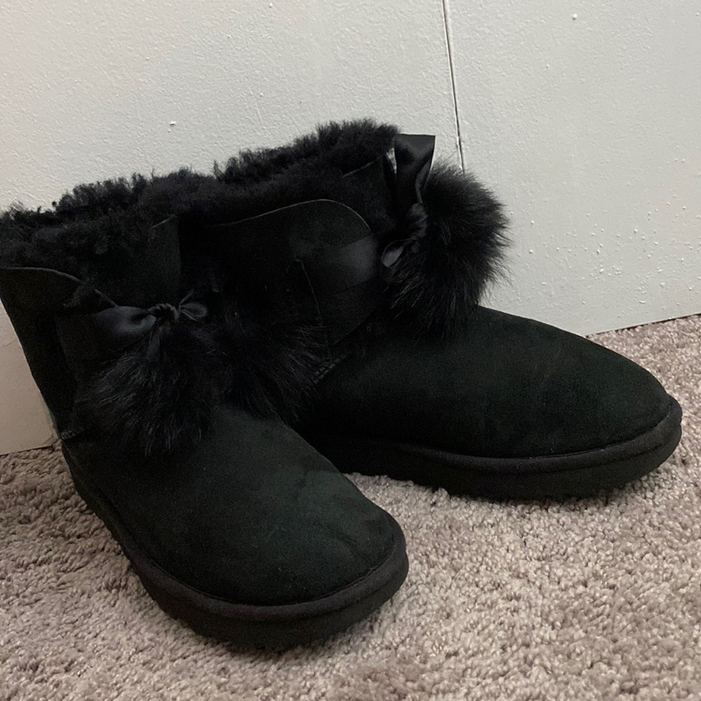 Black Uggs Size 8